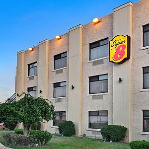 Super 8 By Wyndham Jamaica North Conduit